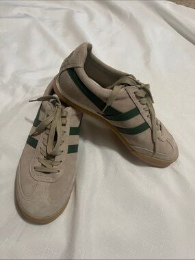 Gola Beige Suede Sneakers Women’s with Green Stripes New Without Tag